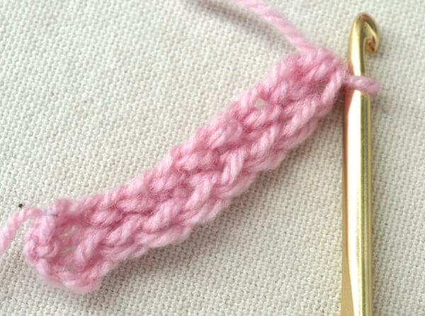 Foundation half double crochet (fhdc) - a tutorial by La Visch Designs