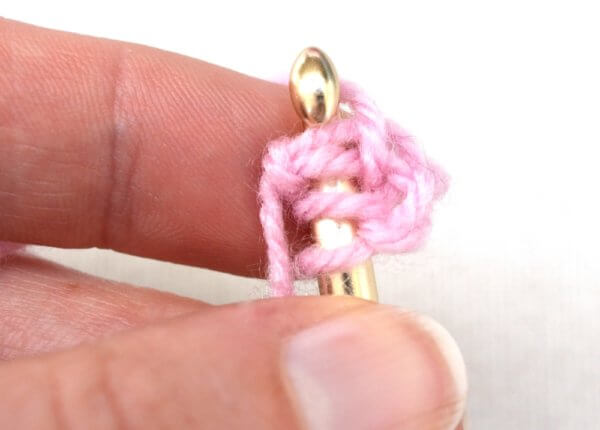 Foundation half double crochet (fhdc) - a tutorial by La Visch Designs