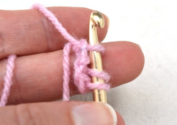 Foundation half double crochet (fhdc) - a tutorial by La Visch Designs