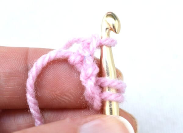 Foundation half double crochet (fhdc) - a tutorial by La Visch Designs