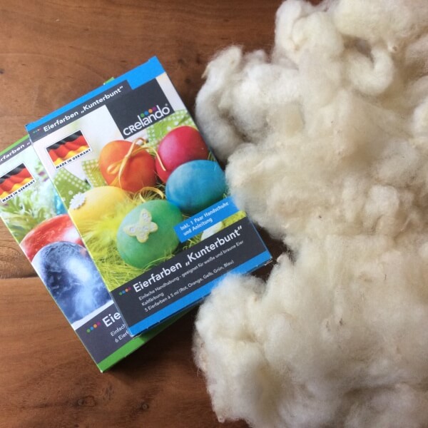 Dyeing wool