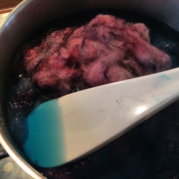 Dyeing wool