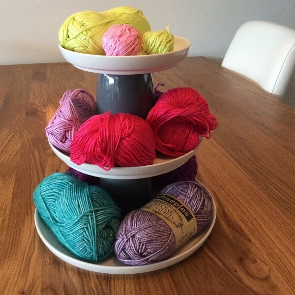 Making a yarn display - by La Visch Designs