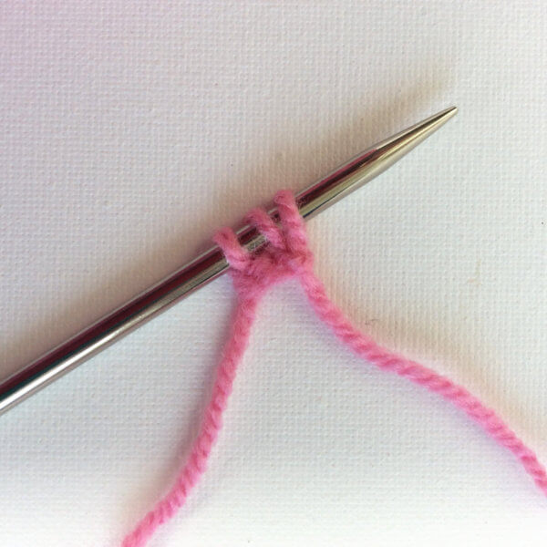 Knitting i-cord - a tutorial by La Visch Designs - www.lavisch.com