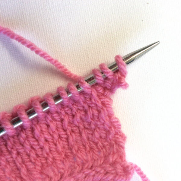 Knitting the i-cord bind-off - a tutorial by La Visch Designs - www.lavisch.com