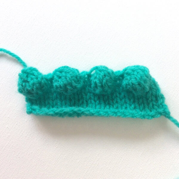 Bobble bind-off tutorial by La Visch Designs - www.lavisch.com