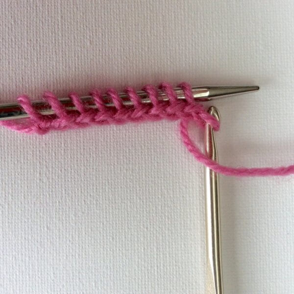 Making a crochet provisional cast-on - a tutorial by La Visch Designs