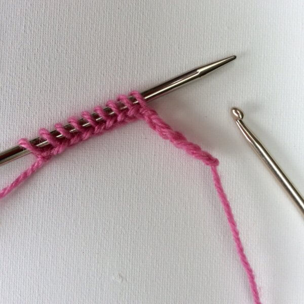 Making a crochet provisional cast-on - a tutorial by La Visch Designs