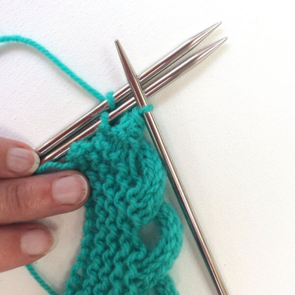 Knitting the loopy bind-off - a tutorial by La Visch Designs - www.lavisch.com