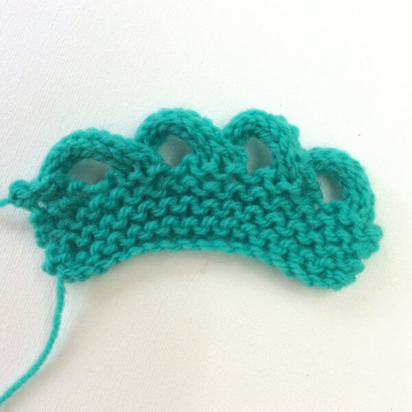 Knitting the loopy bind-off - a tutorial by La Visch Designs - www.lavisch.com