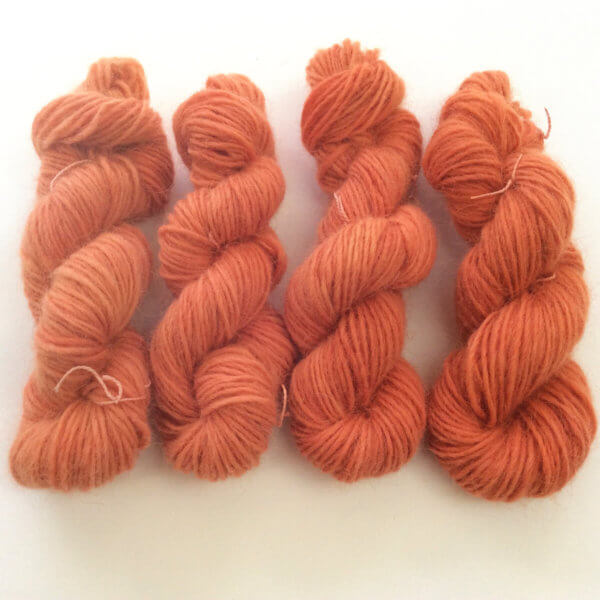 Dyeing yarn with natural dyes - a tutorial by La Visch Designs