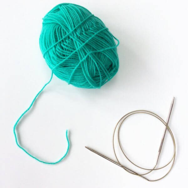 Knitting the knitted on cast-on - a tutorial by La Visch Designs