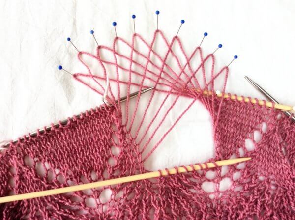 Fixing a mistake in lace knitting with La Visch Designs