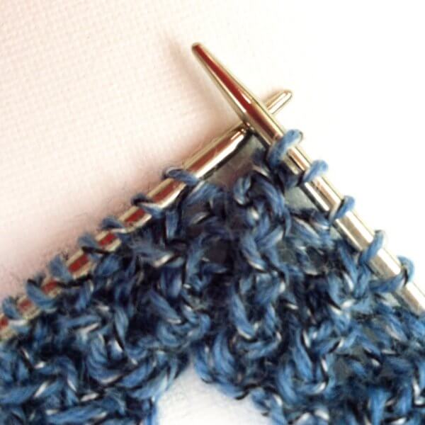 Rick rack rib in the round - a tutorial by La Visch Designs