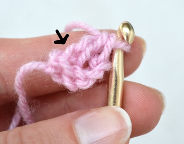 Working foundation double crochet (fdc) - a tutorial by La Visch Designs
