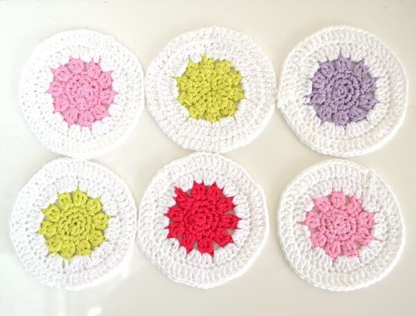 fun crochet coasters by La Visch Designs