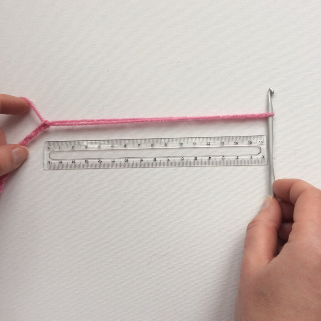 tutorial: crochet fringe La Visch Designs