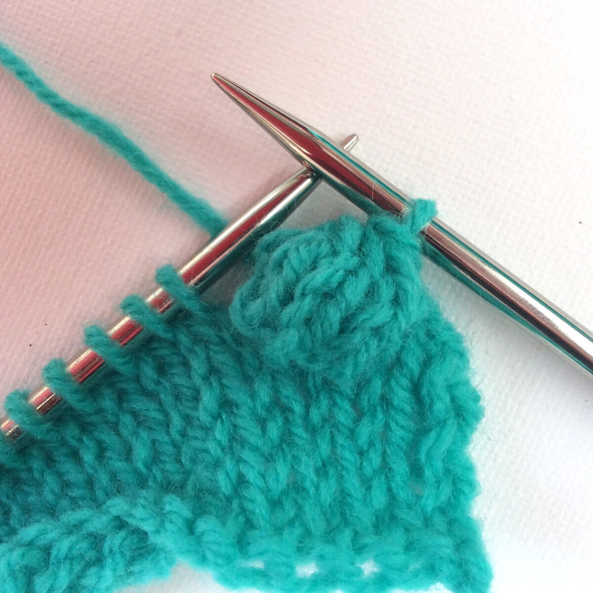 tutorial knitting a bobble bindoff La Visch Designs