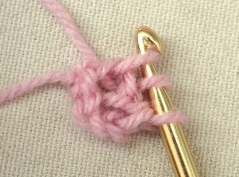 tutorial: foundation double crochet (fdc) La Visch Designs