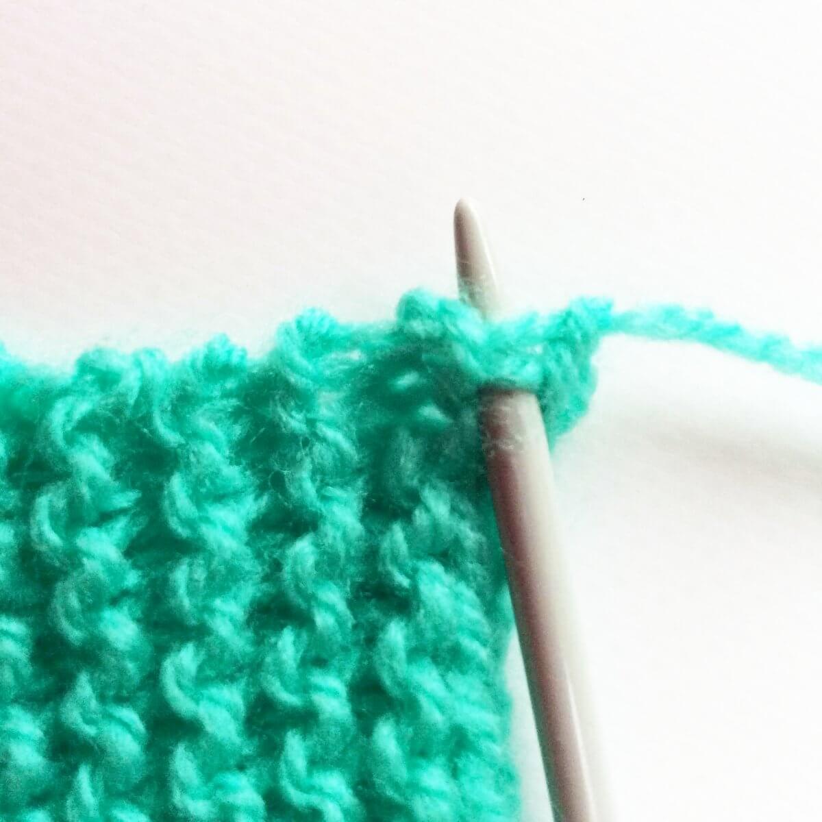 tutorial pickup & knit from garter stitch La Visch Designs