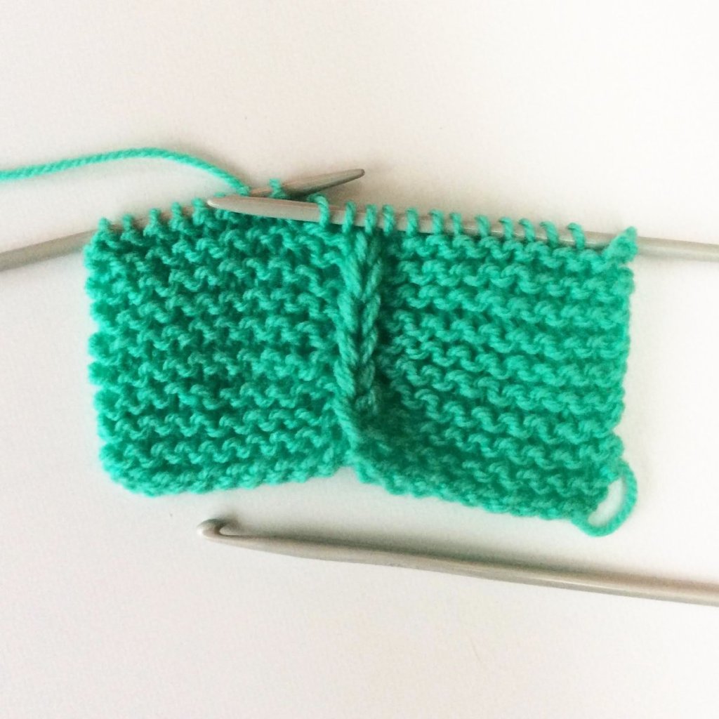 Crochet a braid in your knitting - a tutorial by La Visch Designs