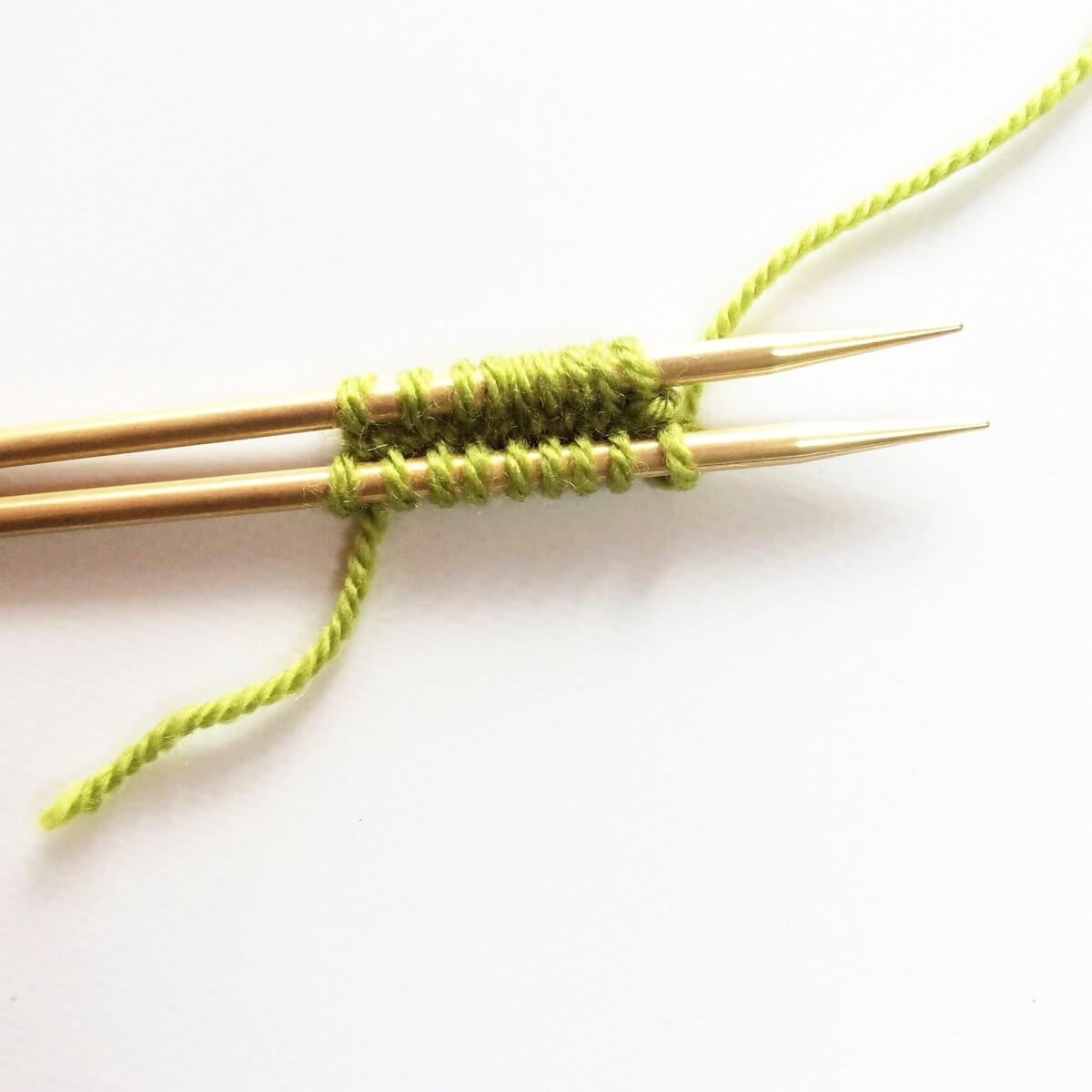 tutorial – working Judy’s magic cast on - La Visch Designs