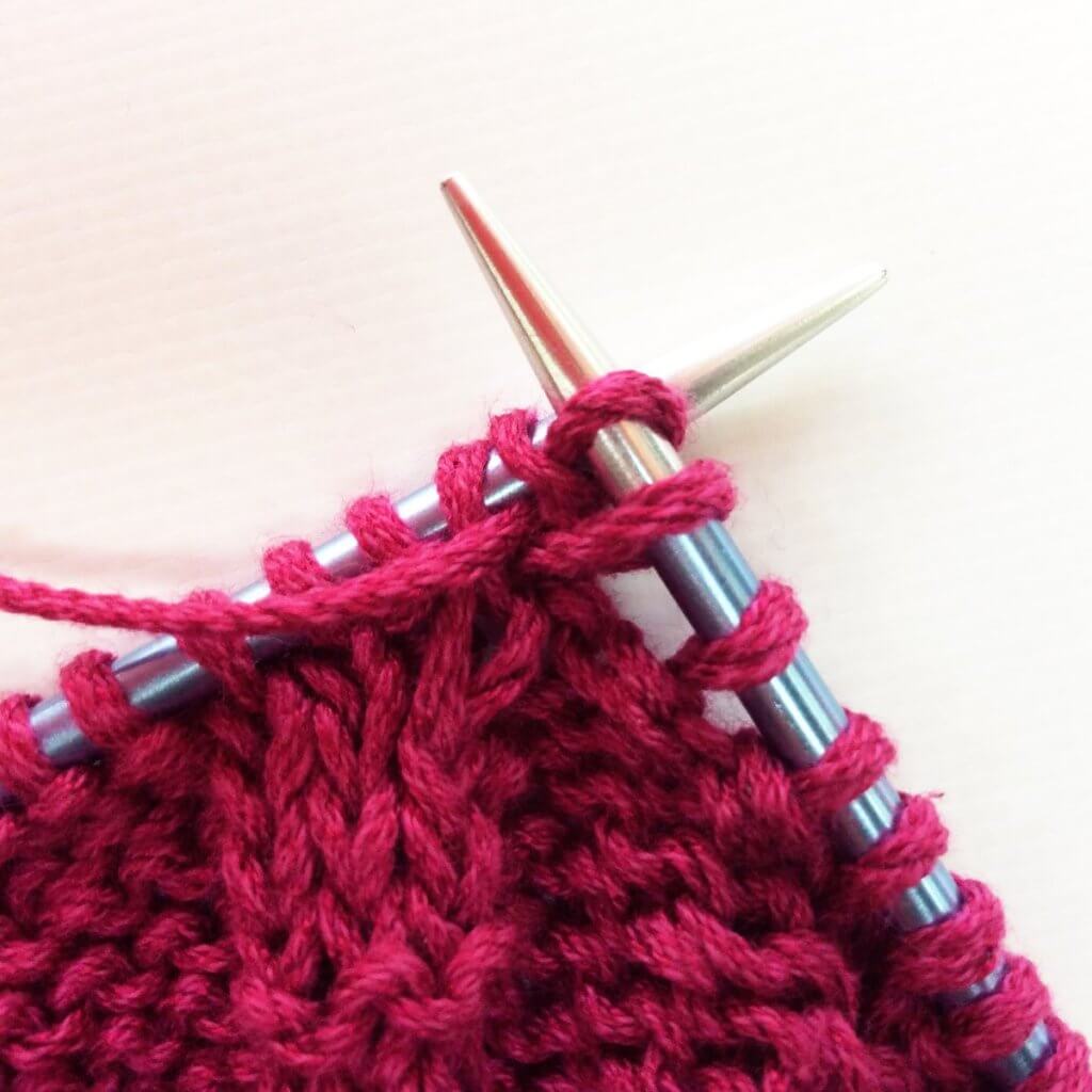 Working a Right Twist - a tutorial by La Visch Designs