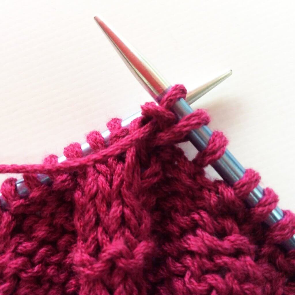 Working a Right Twist - a tutorial by La Visch Designs