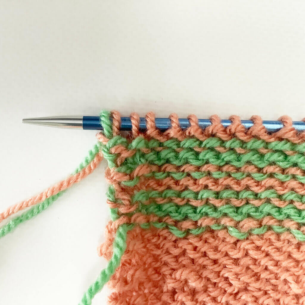 Preventing a tight edge when knitting stripes: result on the WS