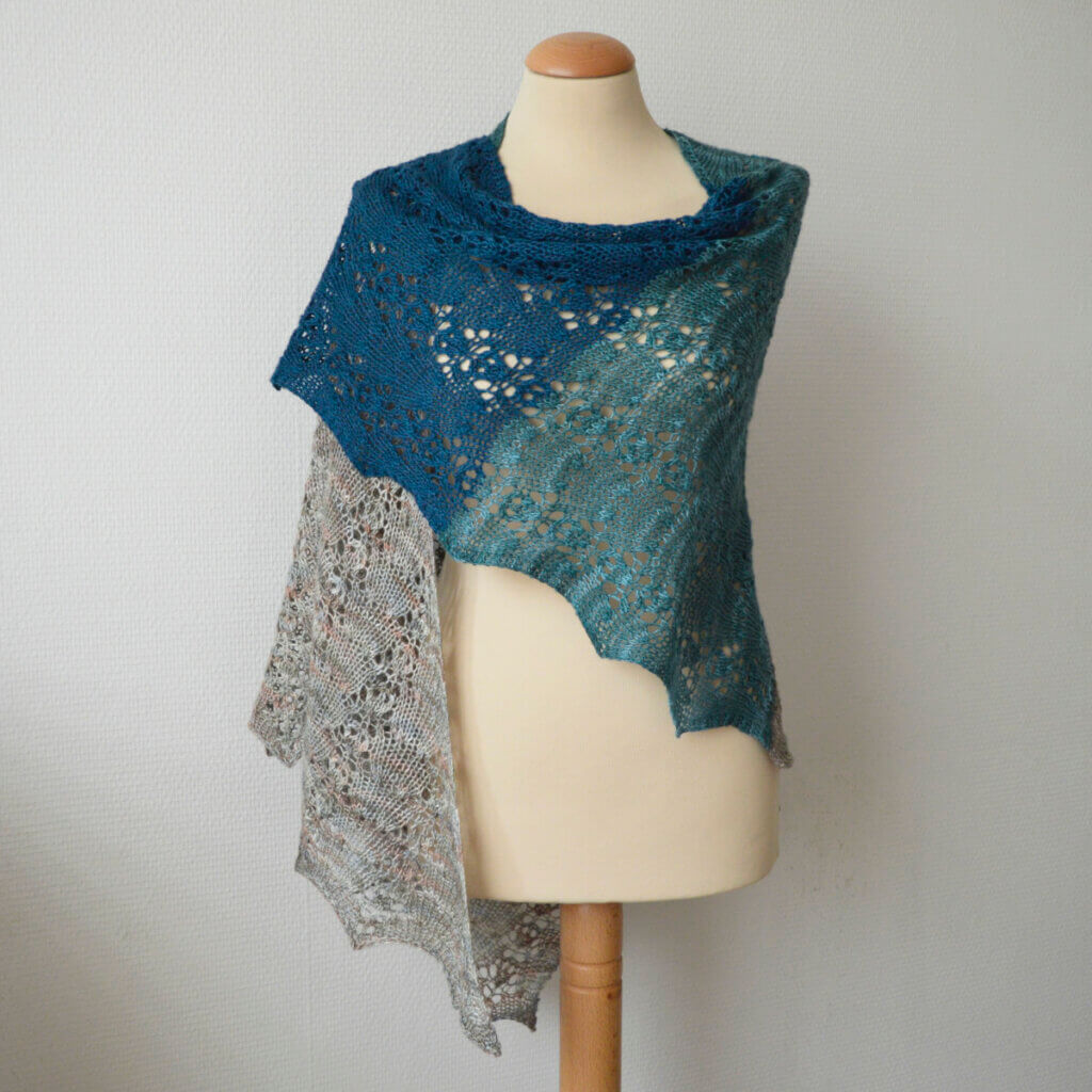 Octaaf - a shawl design by La Visch Designs