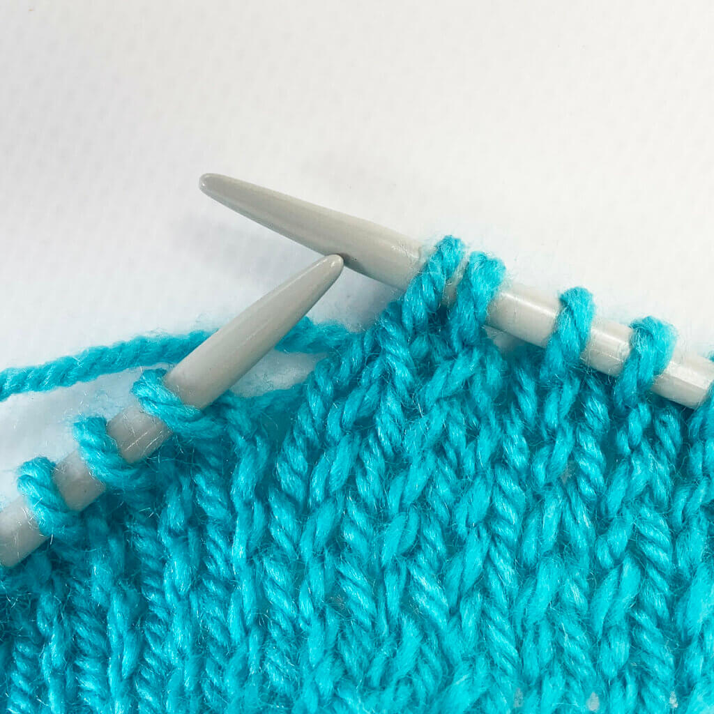 tutorial - working the bunny ears decrease - La Visch Designs