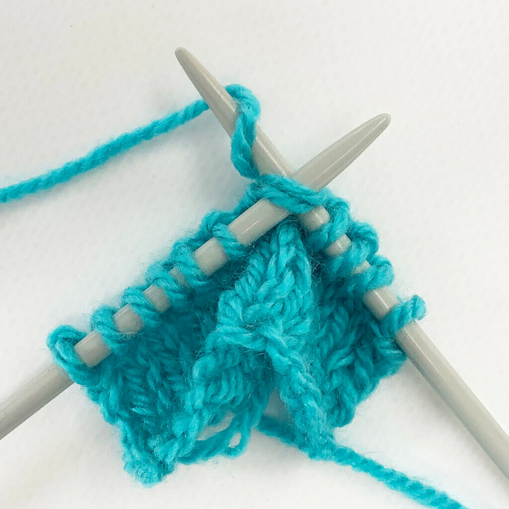 tutorial - working the bunny ears decrease - La Visch Designs