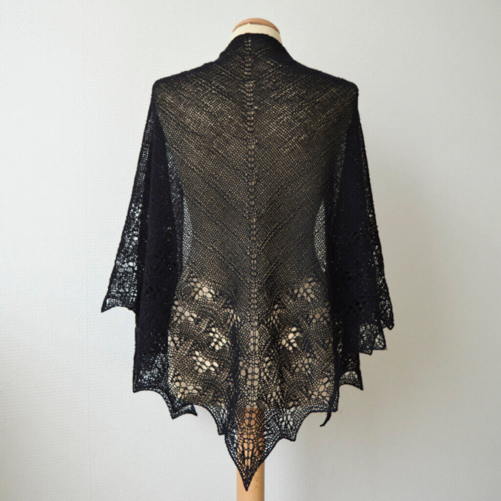 Mamaku shawl by la Visch Designs