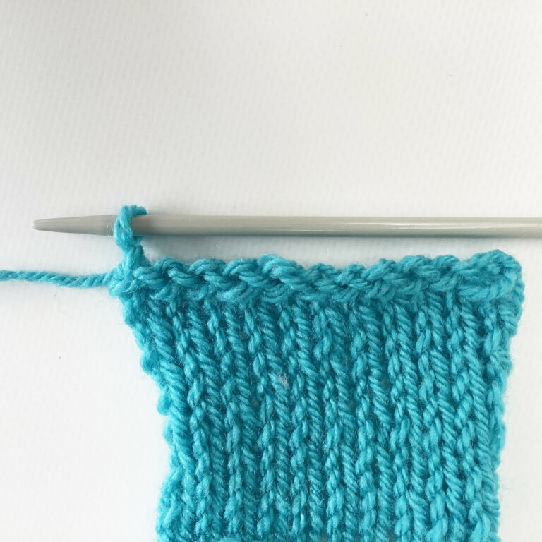tutorial - working the Icelandic bind-off - La Visch Designs