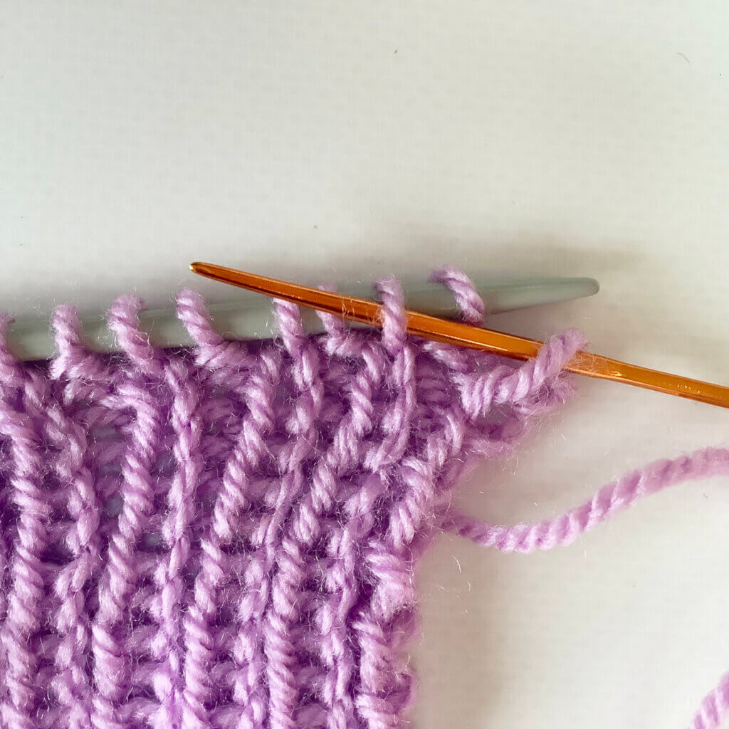 Stretchy Bind Off For 1x1 Ribbing tutorial – working a tubular bind off for 1x1 rib - La Visch Designs