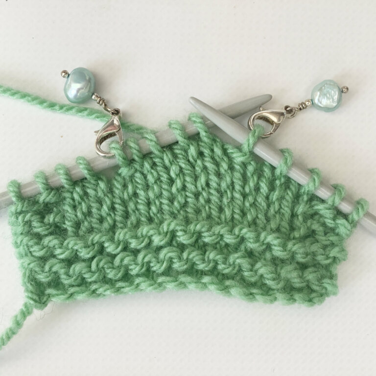 Wrap Around Rows tutorial - Working wrap & turn short rows - La Visch Designs