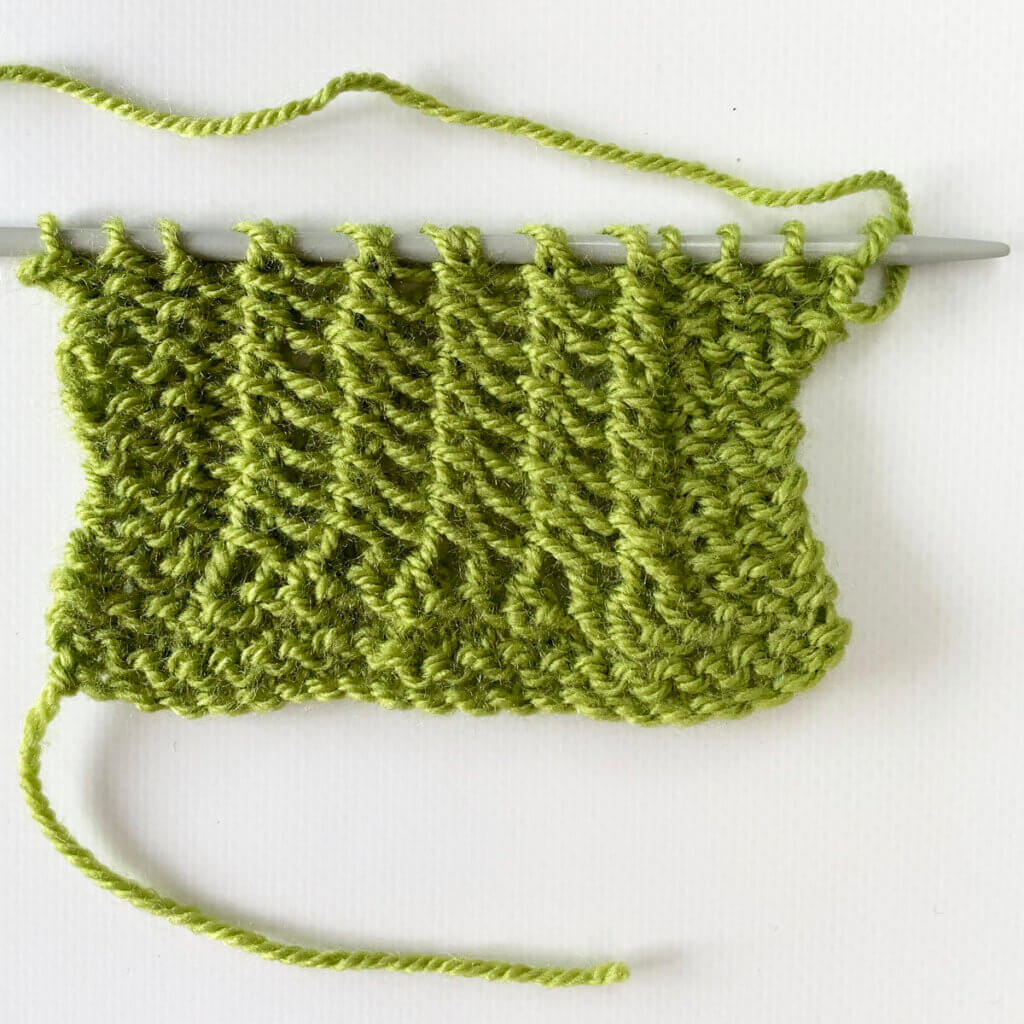 Bamboo lace stitch as seen from the right side