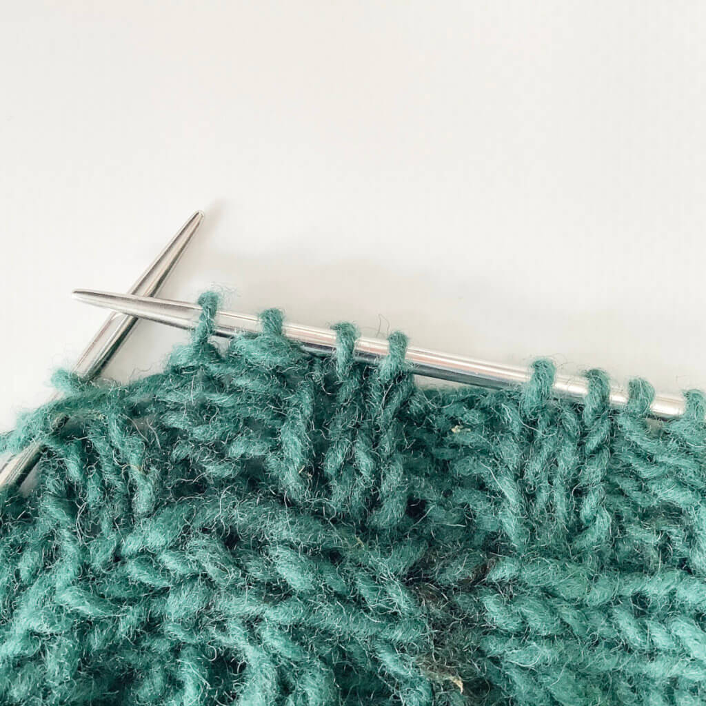 tutorial twostitch buttonhole in 2x2 rib La Visch Designs