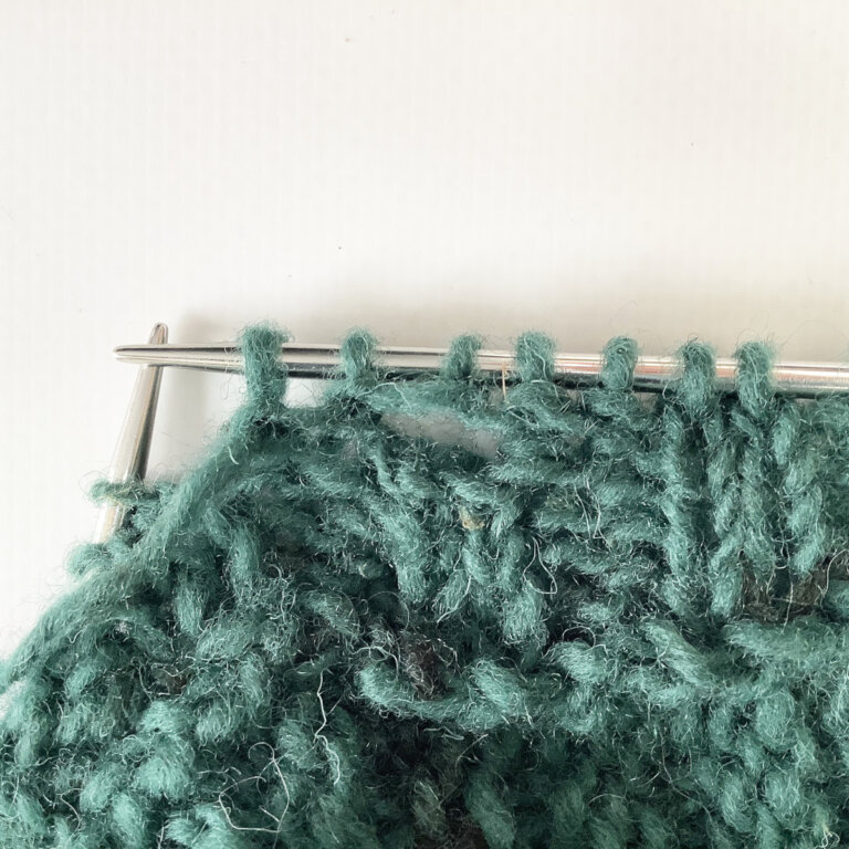 tutorial twostitch buttonhole in 2x2 rib La Visch Designs