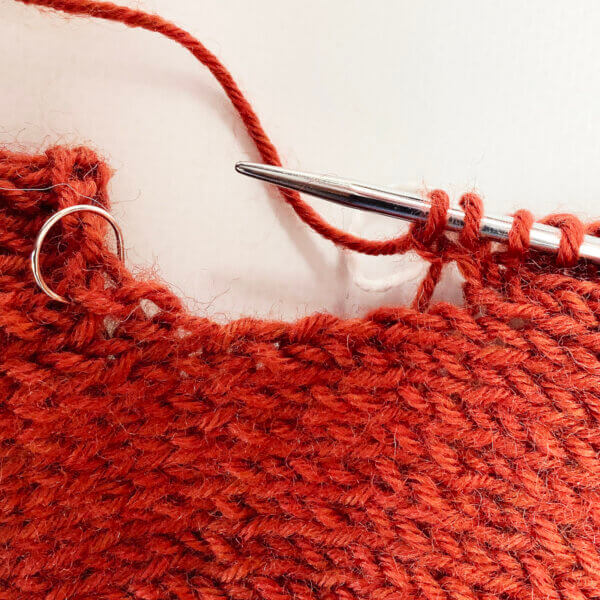 tutorial - avoiding holes at the underarm with top-down sweaters - La ...