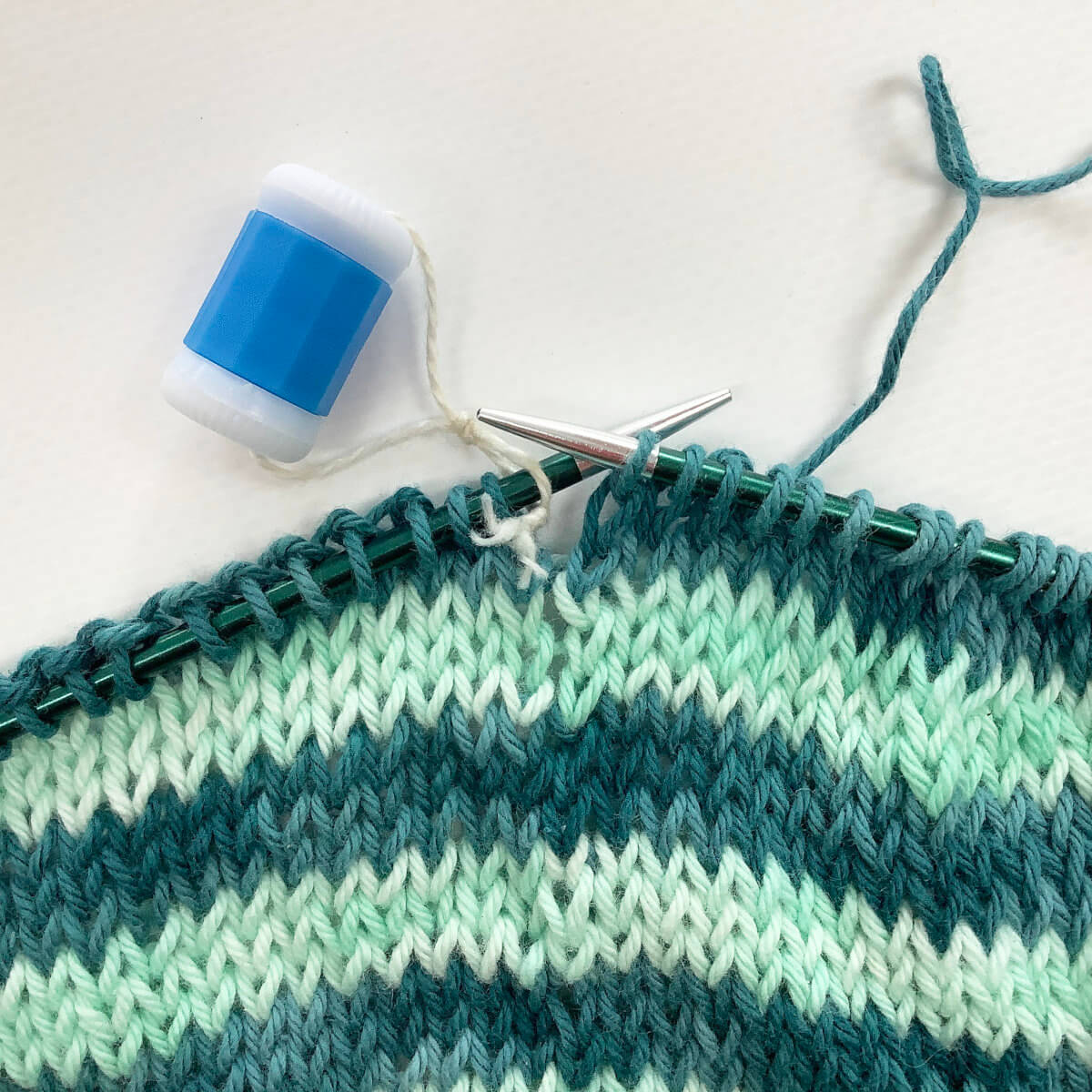 Step 1 of knitting jogless stripes