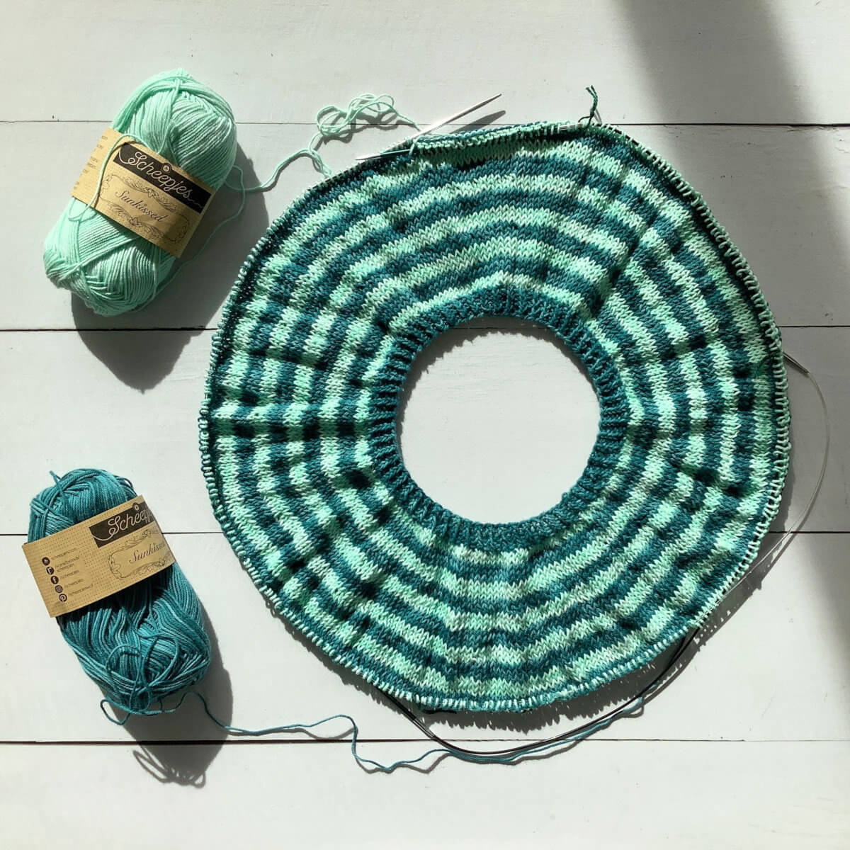 tutorial knitting jogless stripes in the round La Visch Designs