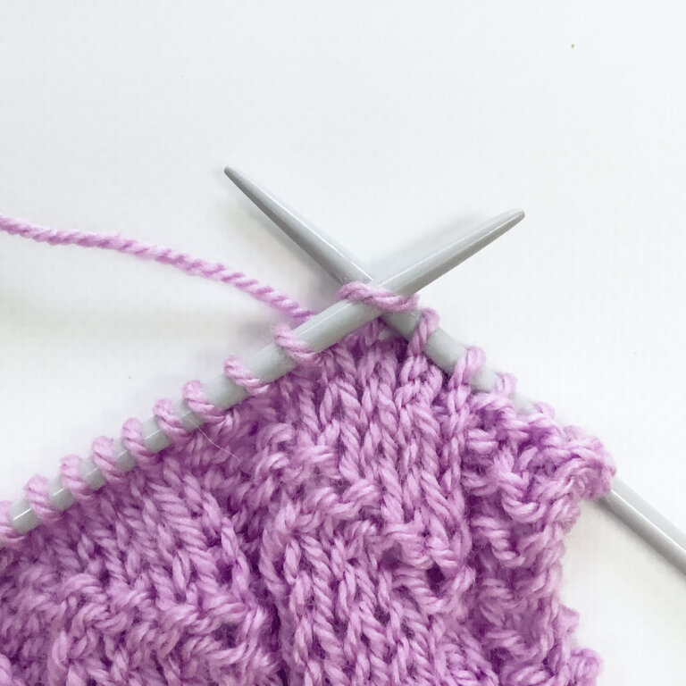 tutorial - working a (k1, yo, k1, yo, k1) increase - La Visch Designs