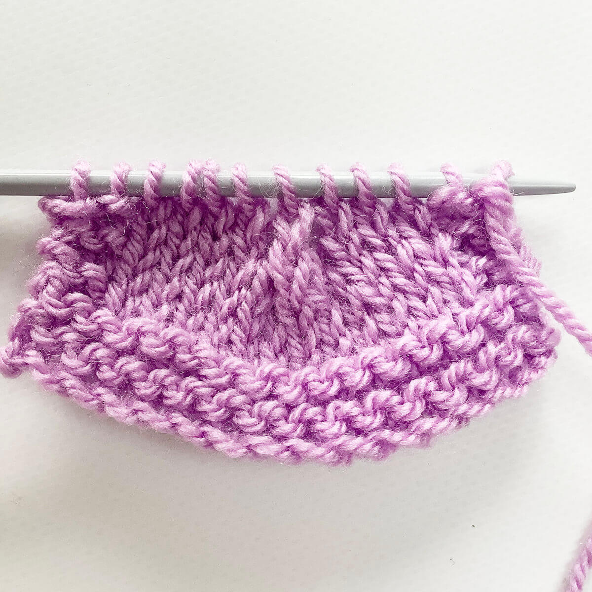 tutorial - working a centered 5 to 1 decrease - La Visch Designs