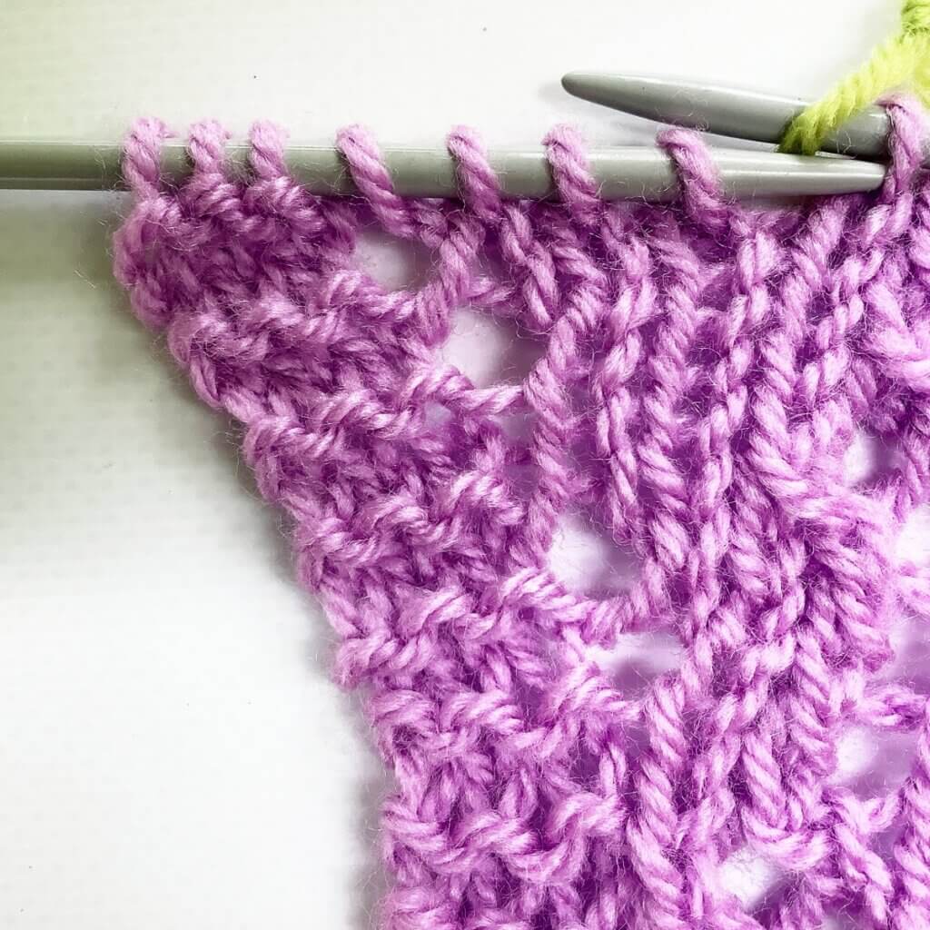 tutorial fixing a shaping yo in a triangle shawl La Visch