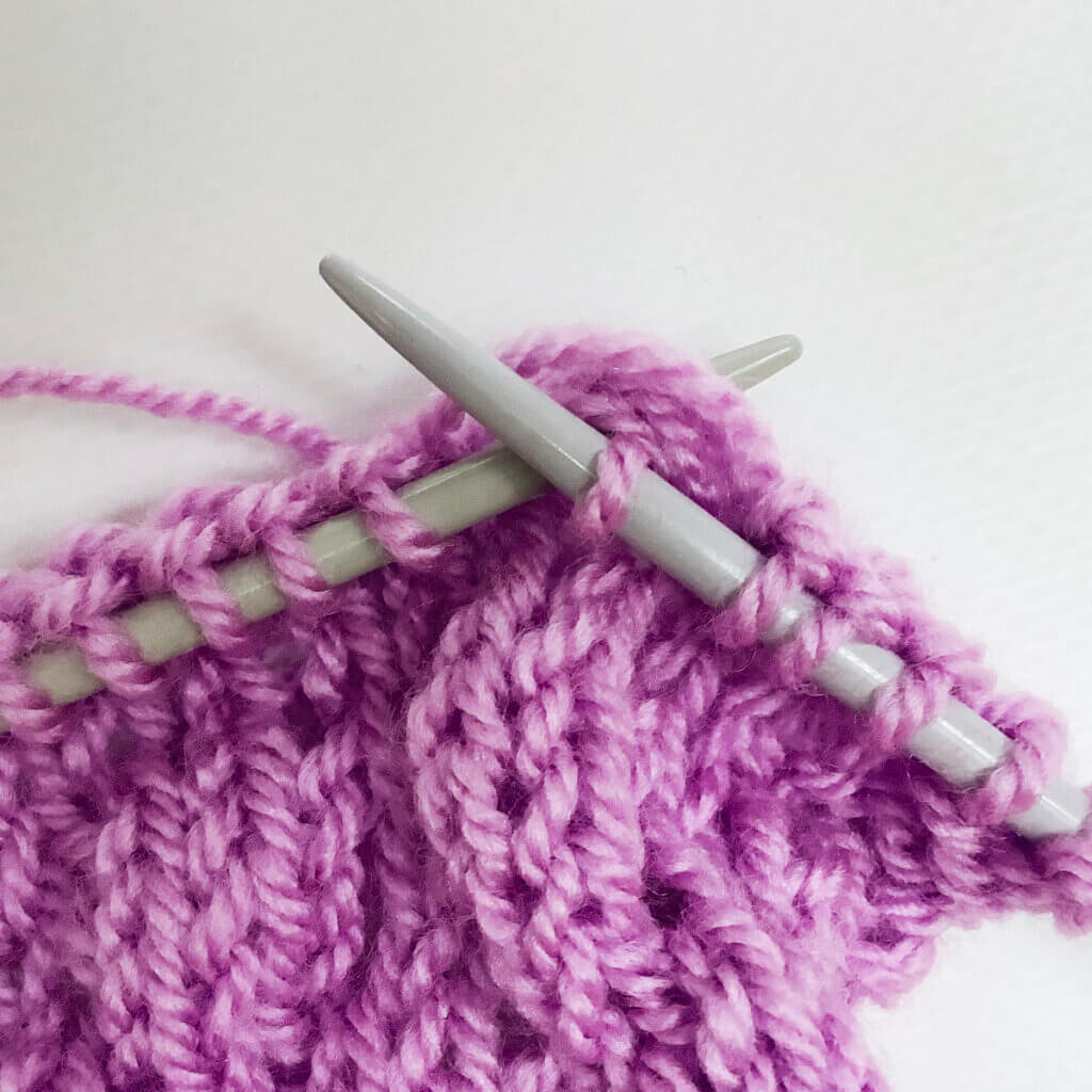tutorial – working the knit 4 below (k4b) stitch - La Visch Designs
