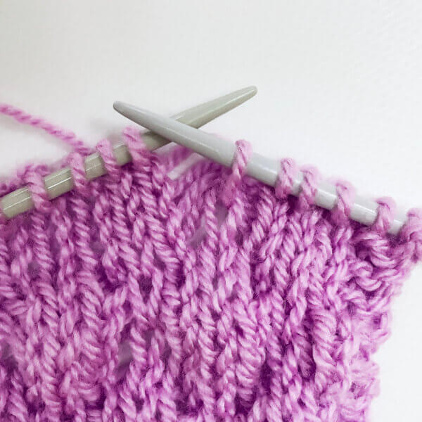 tutorial – working the knit 4 below (k4b) stitch - La Visch Designs