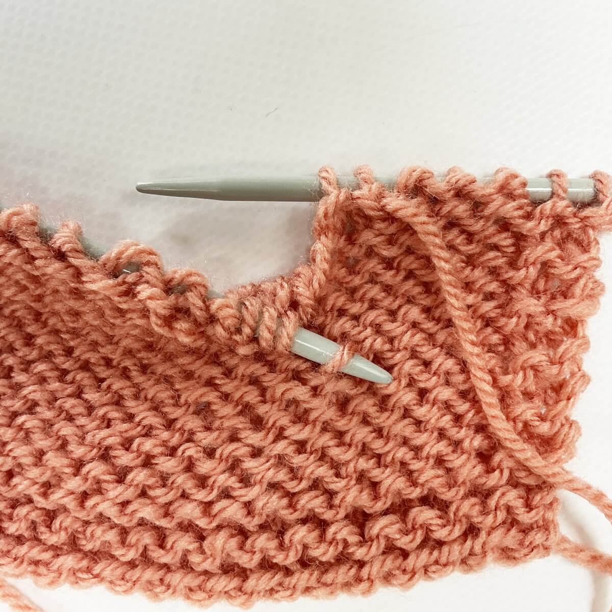 Tuck stitch with lifted purl bump - step 3