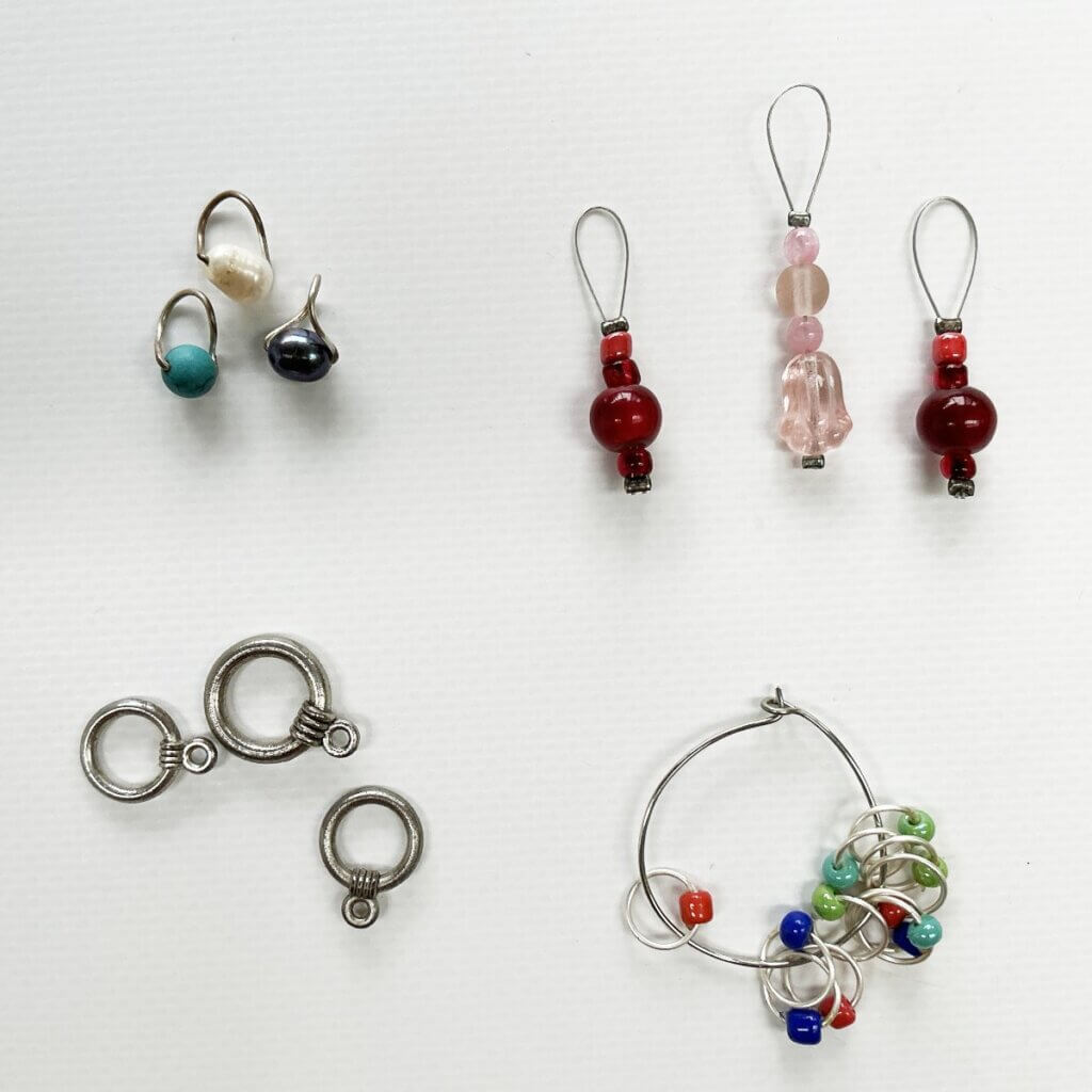 Closed stitch markers